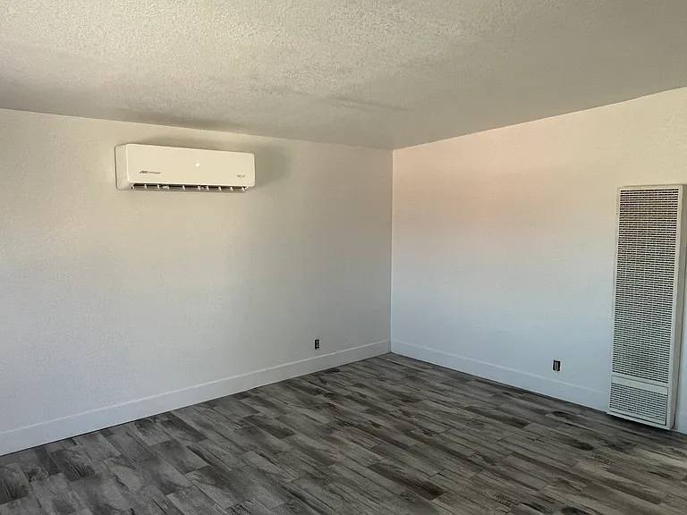 6558 Tamarisk Ave — Photo 8