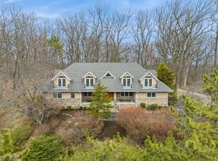 6 Cambridge Rd, Morris Plains, NJ 07950