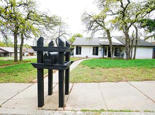 912 Wendy Ln, Edmond, OK 73013