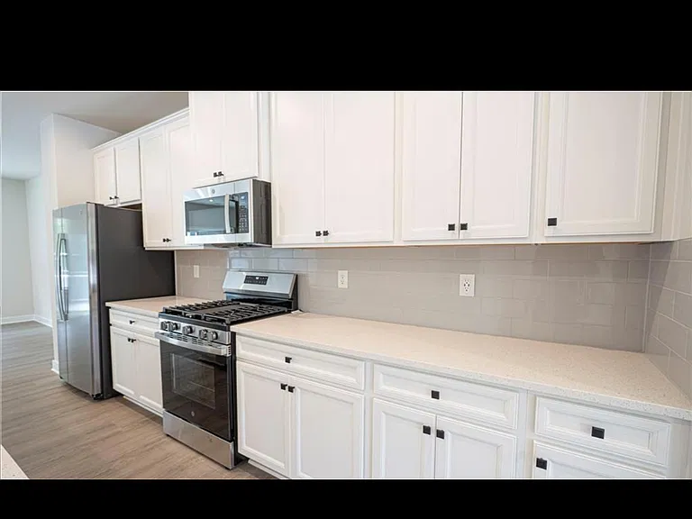 961 Woods Chapel Rd — Photo 6