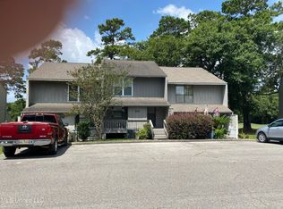 231 Highpoint Dr #231, Diamondhead, MS 39525