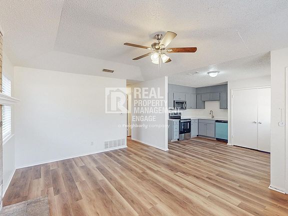 4th image of 110 East Pl
