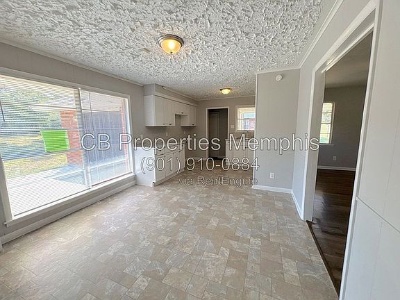 3rd image of 817 White Clover Ln