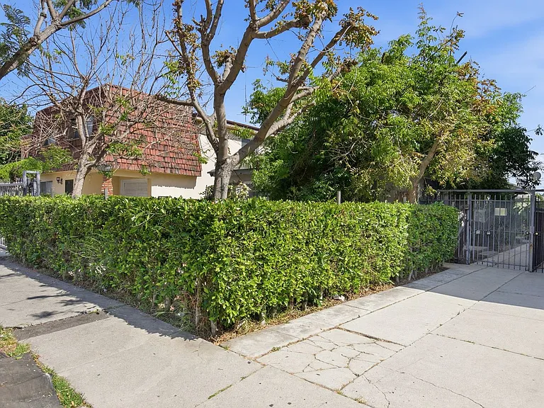 534-536 E Hyde Park Pl — Photo 15