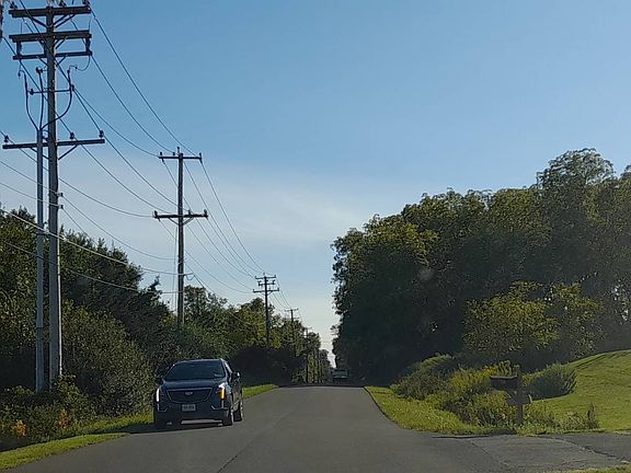 5th image of 80 Burnt Meadow Rd