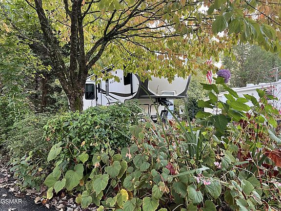 2nd image of 4229 E Pkwy #80-lot 80