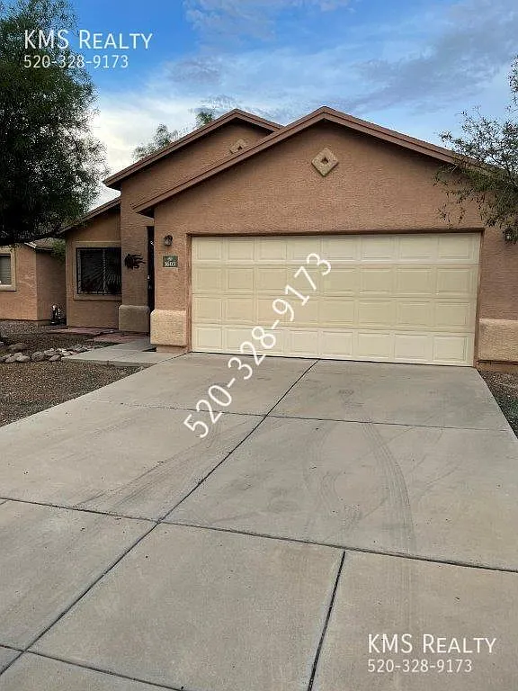 3 Bedroom 2 Bath - 1603 W Lavender Sky Street- Owner/Agent — Photo 2