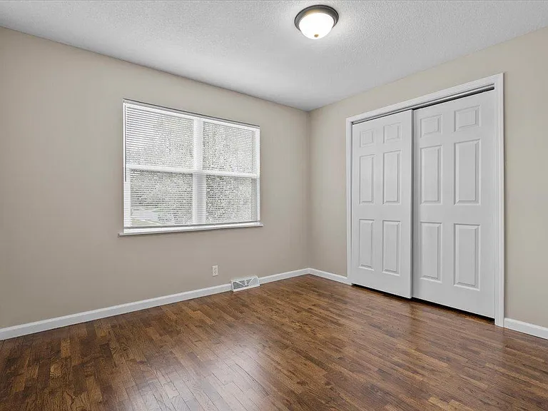 811 Thornton St — Photo 10