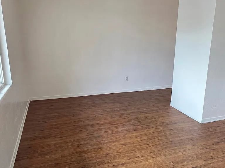 5050 Cass Street — Photo 19