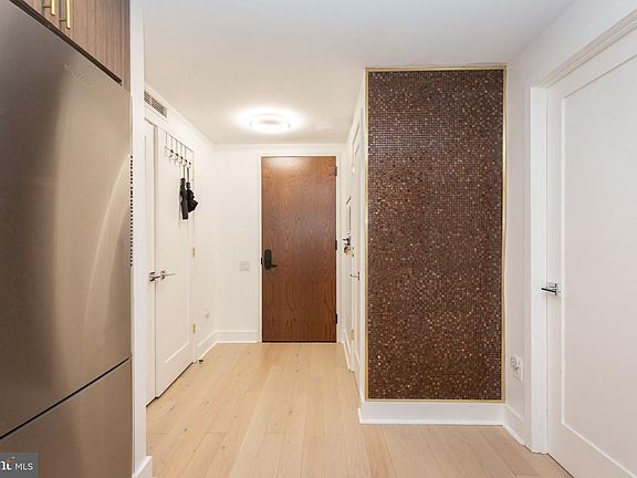 3rd image of 1211 Van St SE APT 1211