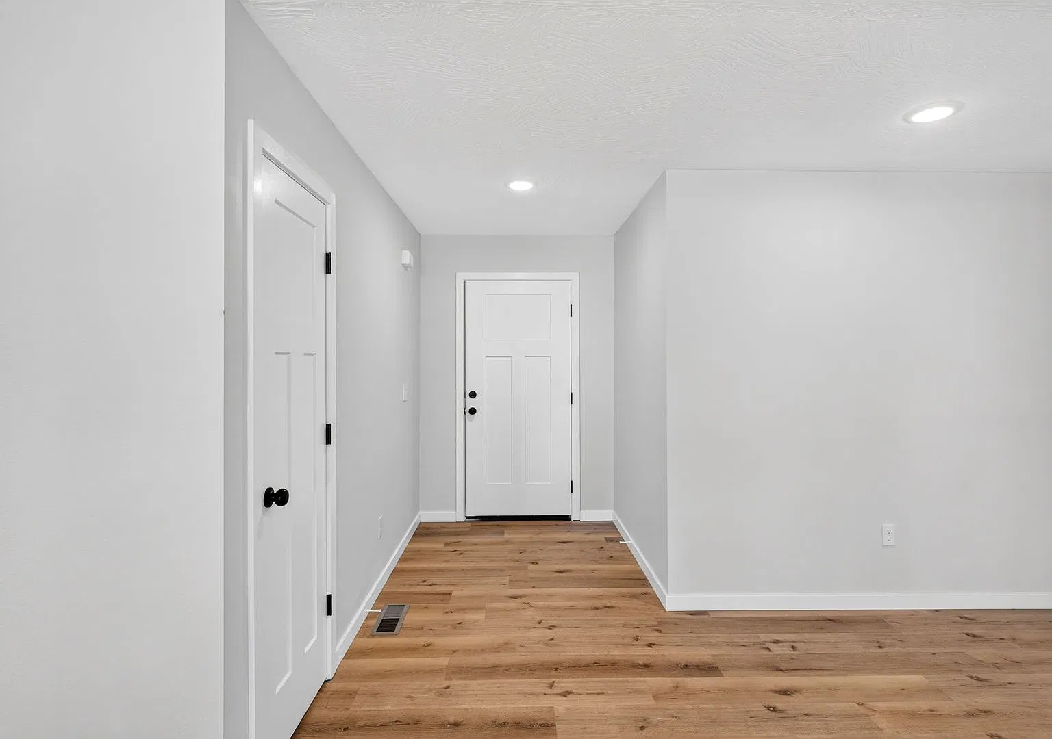 New Construction 4 Bedroom 2 Bathroom 3 Car Garage!! — Photo 2