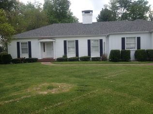 104 Plum St, Carmi, IL 62821