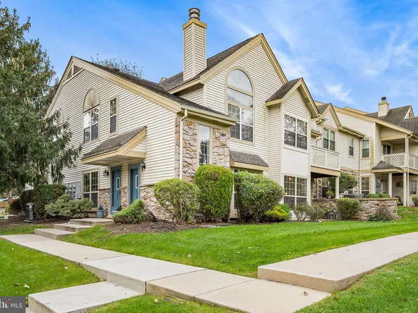807 Foxmeadow Dr #807, Royersford, PA 19468