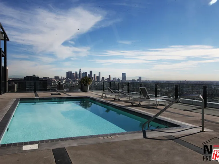 3810 Wilshire Blvd #Penthouse 7 — Photo 4