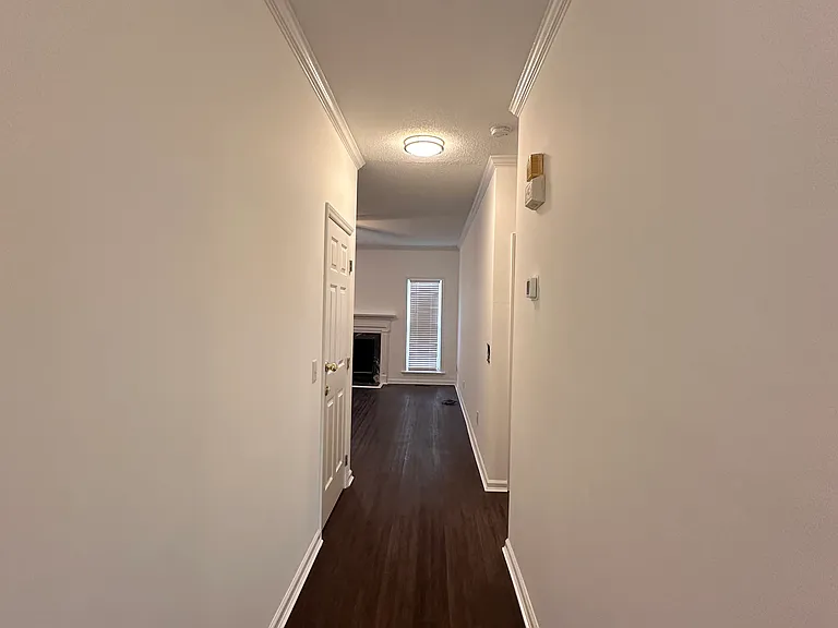 4400 Moss Spring Dr — Photo 10