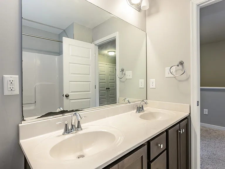 8023 Ellendale Dr — Photo 19