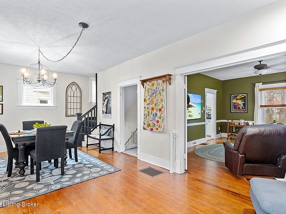 5th image of 327 W Kenwood Way