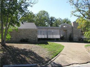 3020 Hummingbird Cir, Bryan, TX 77807