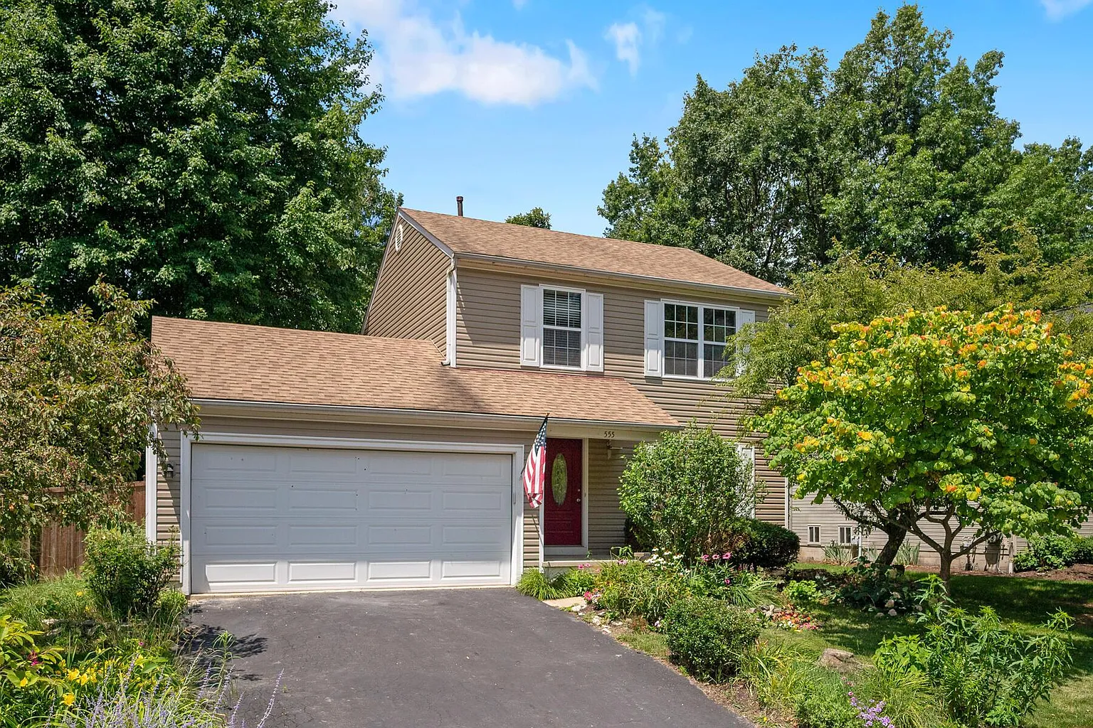555 Thistle Dr photo 1