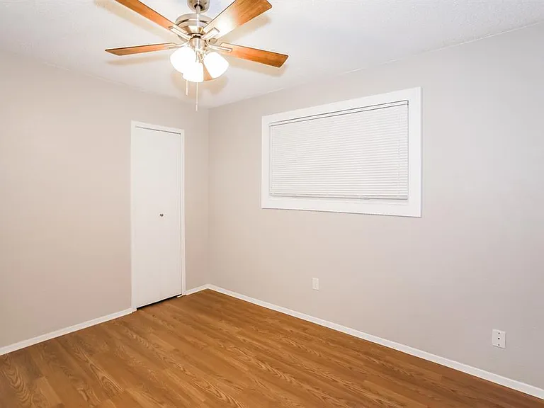 2916 White Oak Ln — Photo 30
