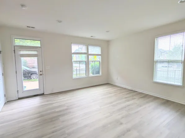 43391 Southland St, Ashburn, VA 20148