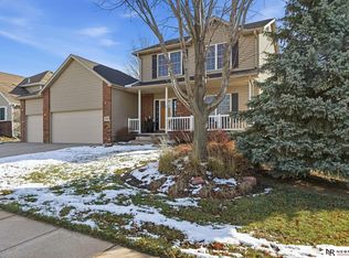 9437 Oakville Rd, Lincoln, NE 68526