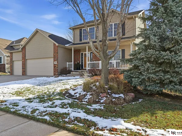 9437 Oakville Rd, Lincoln, NE 68526