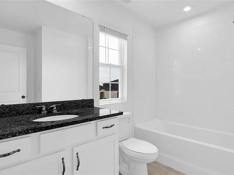 1100 Lakeshore Breeze Pl — Photo 17
