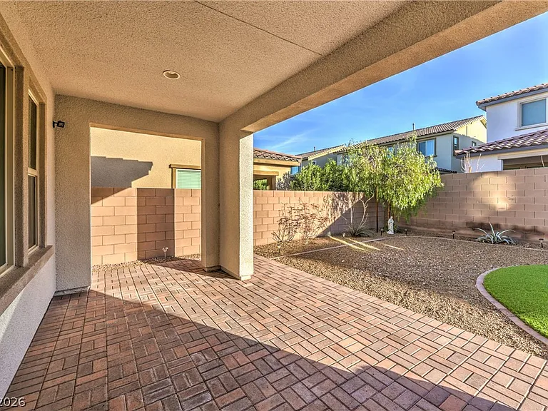 3213 Molinos Dr — Photo 54