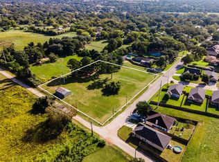 290 W Chatham St, Bellville, TX 77418