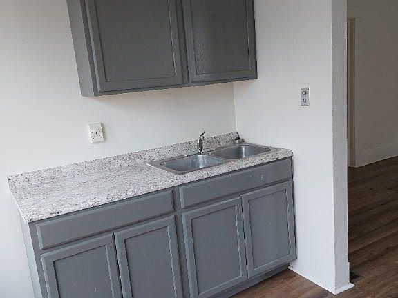 4th image of 329 5th Ave N APT 1