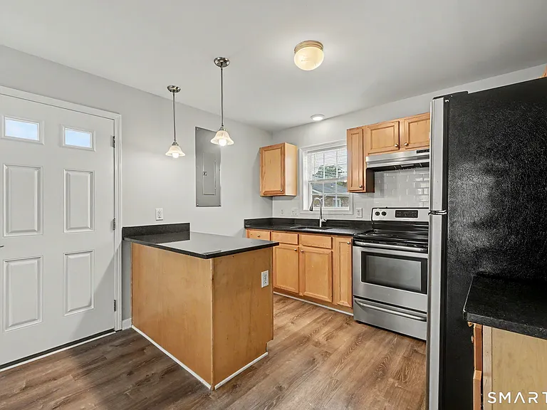 149 S Main St #D — Photo 8