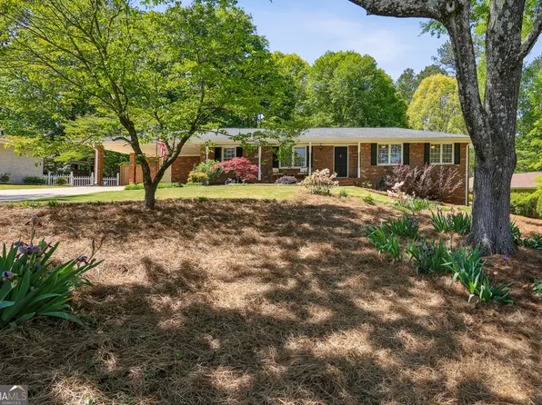 1110 Tuxedo Dr, Roswell, GA 30075