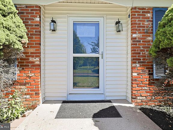3rd image of 5791 Belmont Manor Dr