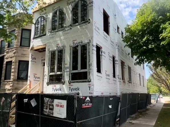 3456 N Claremont Ave, Chicago, IL 60618