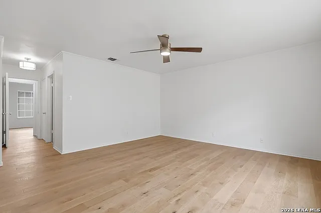 486 E Olmos Dr — Photo 16