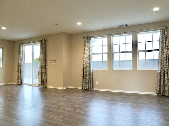 4th image of 13025 Goldenrod Dr