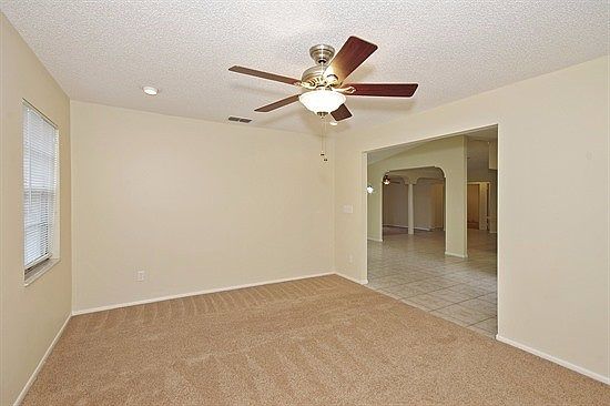 4th image of 550 Riverwoods Cir