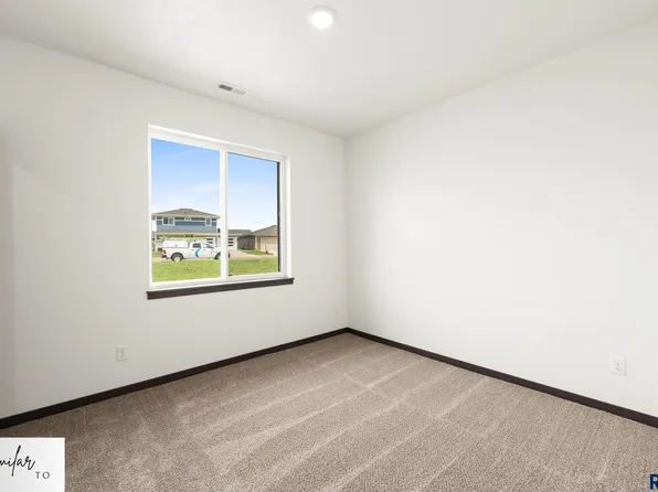 554 Prairieside Trl, Harrisburg, SD 57032