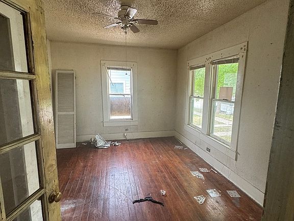 3rd image of 1030 W ELSMERE PL