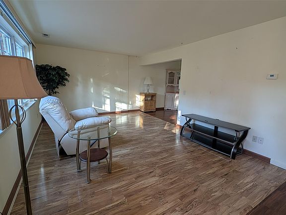 4th image of 276 Temple Hill Road #2607