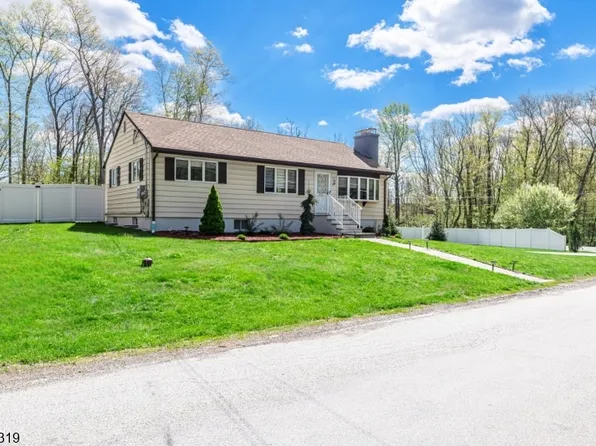 586 Clearview Dr, Hampton Twp., NJ 07860