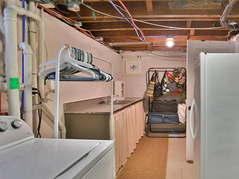 4215 Churchill Rd — Photo 21