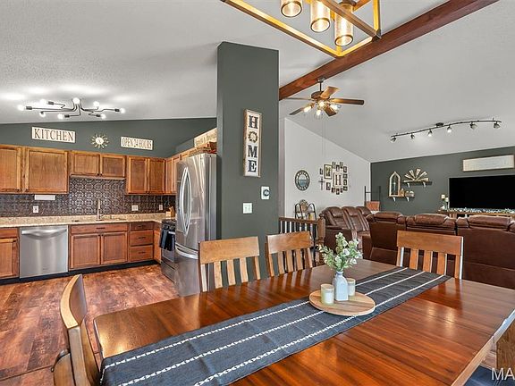 2nd image of 1605 Paradise Lndg