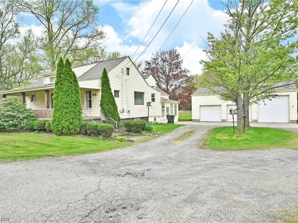 13464 Woodworth Rd, New Springfield, OH 44443