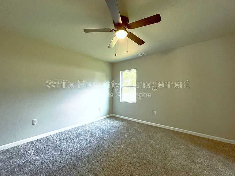 706 Hillside St — Photo 15