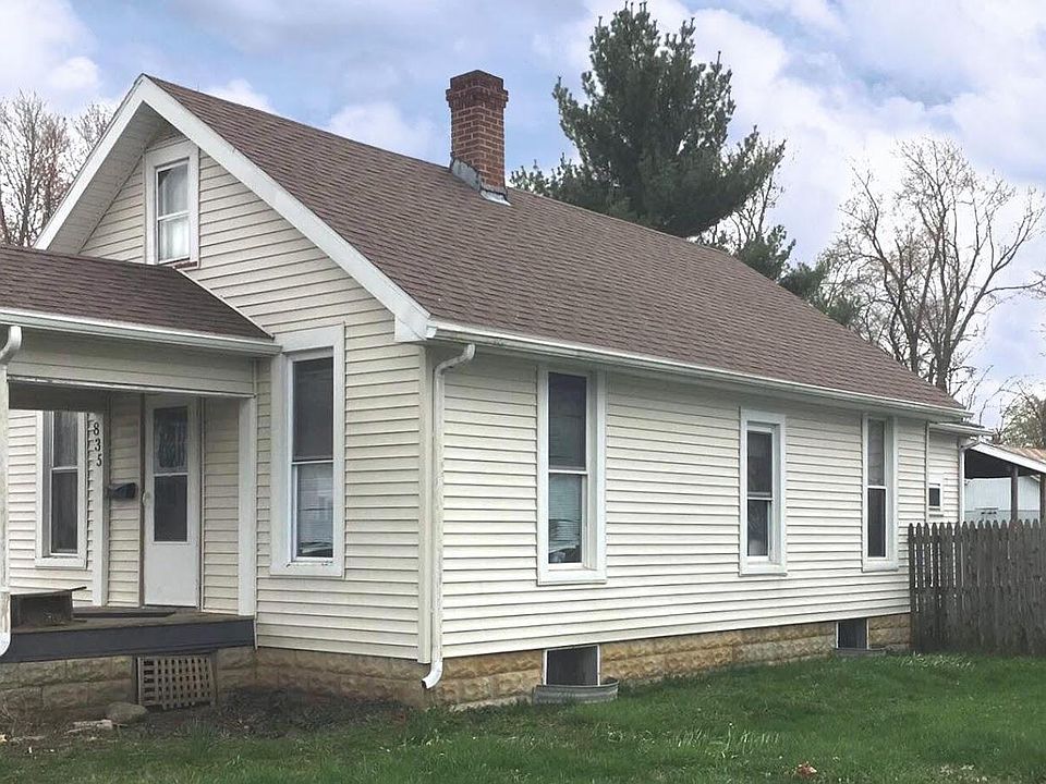 2nd image of 835 Adams St