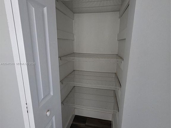 5th image of 15 Esplanade Dr #B