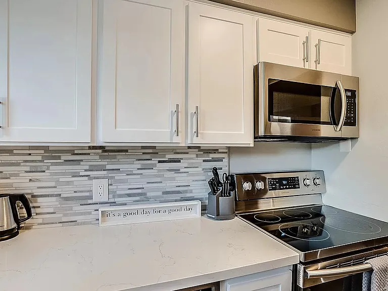 4024 N Parkway Ave — Photo 9