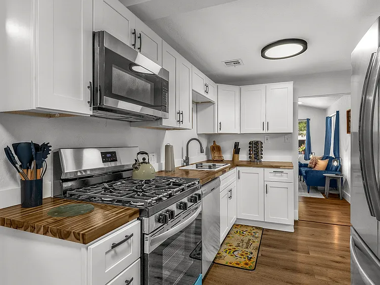 1527 N Center St — Photo 15